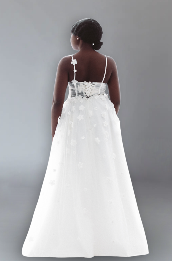 Strapped-Shoulder Ballgown with Shimmering Tulle Finish – A Dream Come True - Image 3